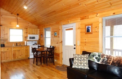 Hillsville Cabin | Comfy WATERFRONT escape awaits at Bear Creek Cabin near BR Parkway & I-77