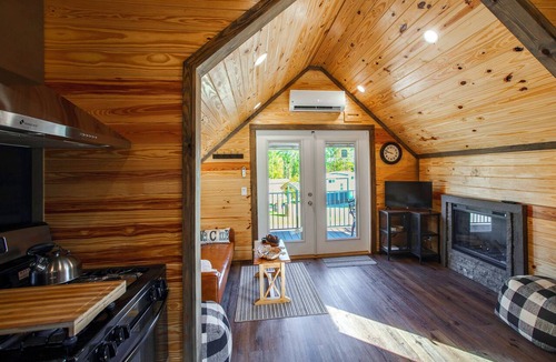 Gilbert House | Communal Fire Pit & Dock! Tiny Home By Lake Murray
