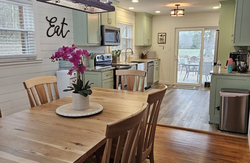 Alexis House | Completely updated Farmhouse with everything you will need! Relax and enjoy!