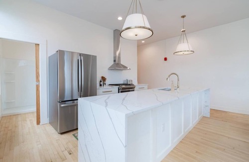 Marion Condo | Condo A Gallery Suite - Downtown Marion