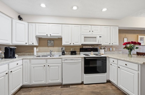 Maryville Condo | Condo with Amazing Views of Downtown Maryville and Smoky Mountains