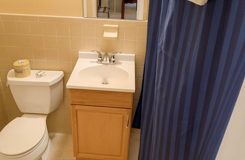 Grissom - Highland Hotel | Convenience meets Comfort: Budget Stay near Universities and Attractions