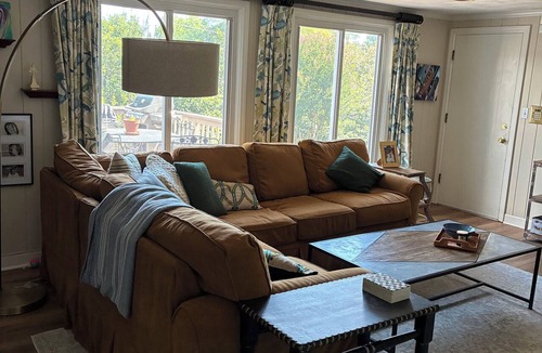 Roanoke House | Convenient 3 bedroom house in Roanoke, VA - close to VA Tech and DT Roanoke