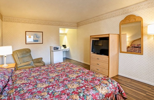 Lewisburg Hotel | Convenient Highway Stay | Near I-64, Free Parking, Close to Attractions