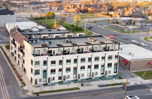 Buena Vista Apartment | Conway 102 - AvantStay | Private Balcony in the Heart of Downtown Nashville