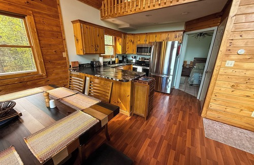 Grassy Creek Cabin | Cool Escapes. Warm Memories Mountaintop Memories 3BR/3BA w/Hot Tub, Game Room