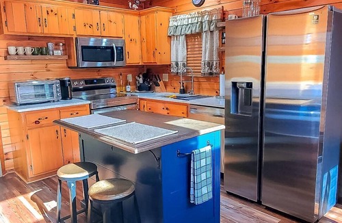 Grassy Creek Cabin | Cooler Temps, Better Memories - 3BR/3BA w/Views, Game Table, & WiFi