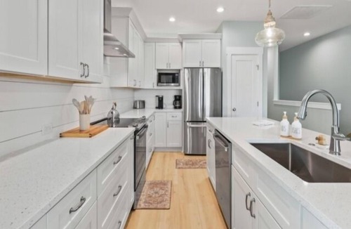 North Carolina Coast Villa | Coral Cottage (3-Bedroom Villa) by RedAwning