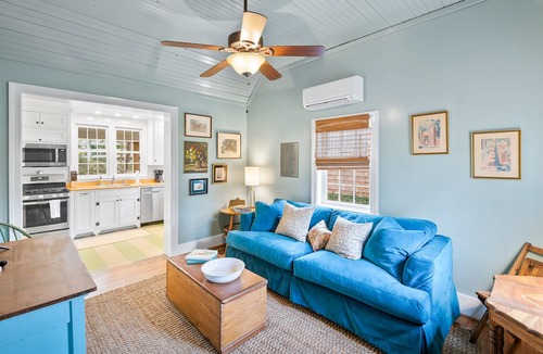 Batesville Cottage | Cornwall Cottage at Ivy Cottages | Country Living Near Charlottesville