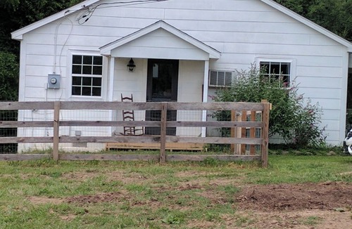 Stokes House | Cottage on 2 acres near Hanging Rock State Park & wedding venues. Pet friendly.