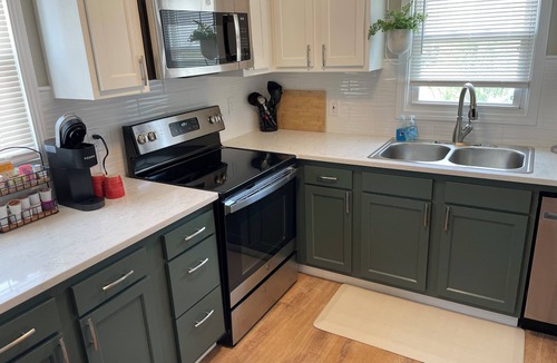 St. Charles House | Cottage on Main st- Low Cleaning Fee