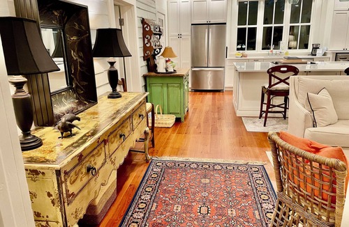 Milton Cottage | "Cottage on the Hill" Milton, NC 2.1 miles to VIR