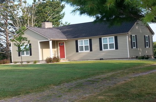 Bradfordsville Cottage | Country Cottage, Travel the Bourbon Trail and Historic Sites