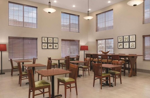 London Hotel | Country Inn & Suites by Radisson, London, KY