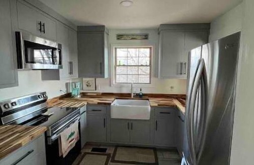 Winchester House | Country Refuge at The Right Angle Remote Hot tub
