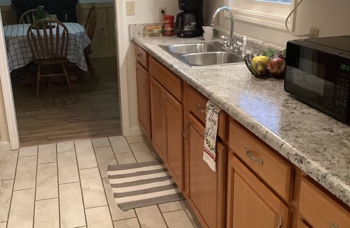 Se Ree House | Country Setting in Kentucky. Near lakes for fishing and relaxing.
