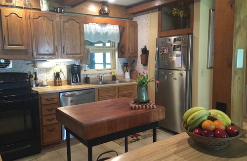 New Carlisle House | Country Setting, Nearby Historic New Carlisle, Restaurants, Beaches And Wineries