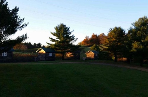 Fancy Gap Cabin | Couple's Getaway Camping Cabin with 5-Bathroom Bath House Nearby, Pets Welcome
