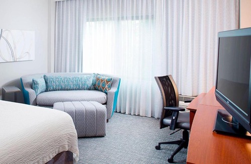 Roanoke Hotel | Courtyard by Marriott Roanoke Airport