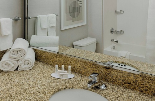 Springfield Hotel | Courtyard by Marriott Springfield Downtown