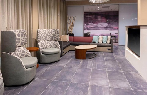 Wayne Hotel | Courtyard by Marriott Indianapolis West-Speedway