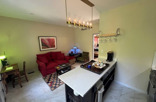 Floyds Knobs Apartment | Cozy 1-bedroom apartment in wonderful New Albany with Jacuzzi Hot Tub