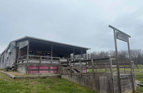Jamestown Cabin | Cozy 1-bedroom cabin with AC, FREE WiFi in Jamestown