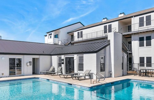 South Lamar Apartment | Cozy 1BR Suite | Pool, Parking + Gym D
