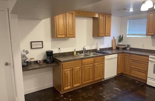 Sterling Apartment | Cozy 2 Bed