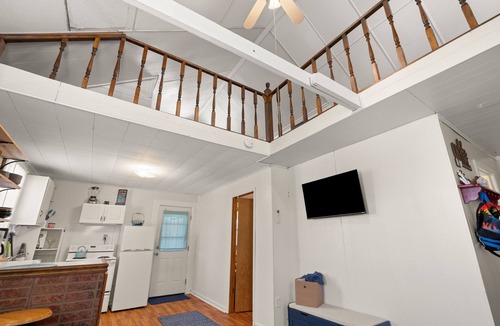 Mammoth Cave Cabin | Cozy 2-bedroom cabin on Nolin Lake with WiFi, AC