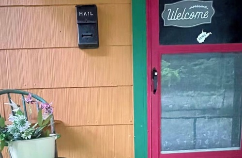 Bellepoint Cabin | Cozy 2-bedroom cabin in charming Hinton with WiFi