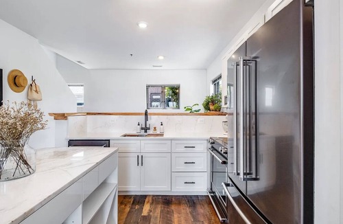 Chestnut Hill Condo | Cozy 2-bedroom fully furnished condo in welcoming Nashville available ASAP.