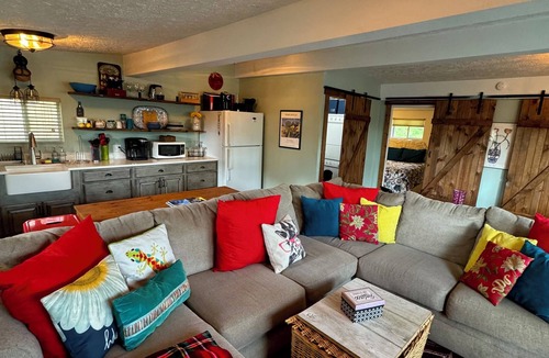 Monticello House | Cozy 2-bedroom house in beautiful Monticello with a gorgeous lake view