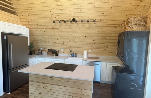 Mammoth Cave Cabin | Cozy 3-bedroom cabin in enchanting Mammoth Cave with near state park.