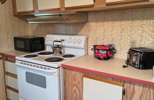 Summersville Cottage | Cozy 3-bedroom cottage in beautiful Summersville