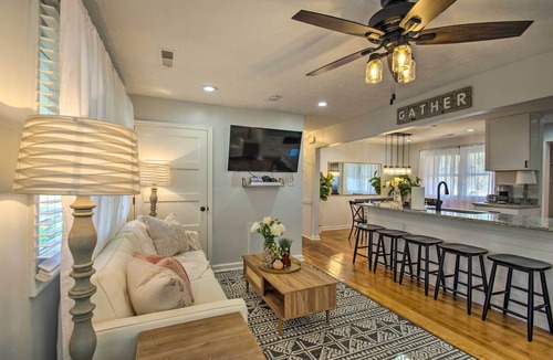 Nellysford Cottage | Cozy 3BR cottage near Nelson 151 with a private hot tub, fire pit, yard games, and inviting gathering spaces. Perfect for relaxed wine weekends, family trips, and Blue Ridge getaways.