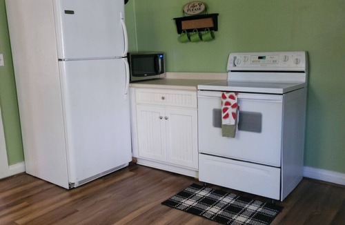 Stokes House | Cozy 3BR-near Hanging Rock, Chateau Vie, Meadows, Friends wedding venues