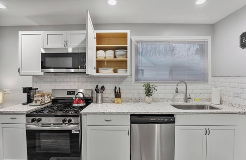 Worth House | Cozy 4BR 2BA Worth Home