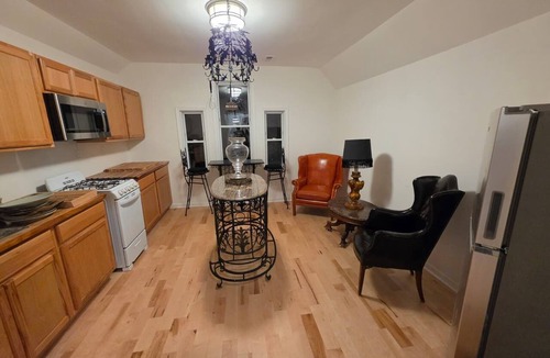 Garwyn Oaks Bed & Breakfast | Cozy Baltimore Suite Free Parking NearJohn Hopkins