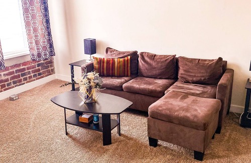 Shockoe Bottom Apartment | Cozy “Brick Beauty”Richmond..FullBd-1 bath,Roof Pool,VCU, walkable neighborhood