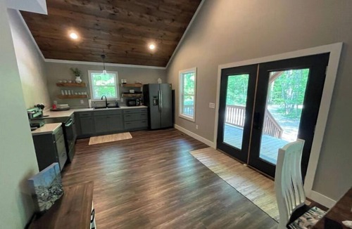 Cooleys Rift Cabin | Cozy Cabin on 5 wooden acres in Cooley's Rift