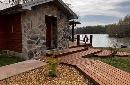 LaFayette Cabin | Cozy Cabin on Lake, relax and recharge. Enjoy boating, fishing and swimming.