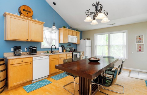 Taylorsville Cabin | Cozy cabin w/pool & hot tub! Close to Taylorsville Lake Marina & Bourbon Trails