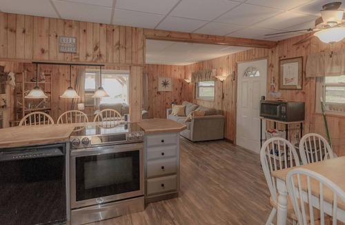 Nancy Cabin | Cozy cabin with 3 bedrooms and WiFi, peaceful Nancy