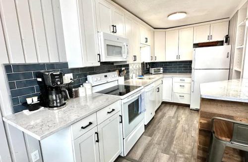 Beech Mountain Ski Chalet | Cozy Charming Ski Chalet Sleeps 11
