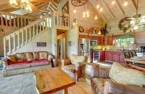 Hidden Lake House | Cozy Cherry Log Cabin w/Hot Tub & Mountain Views!
