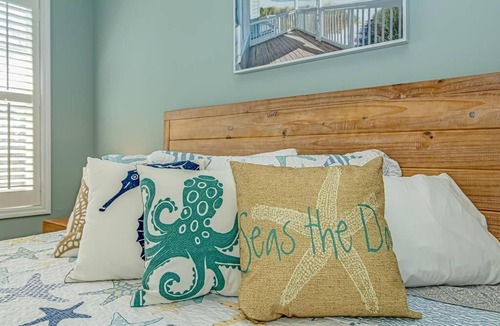 North Myrtle Beach Apartment | Cozy Condo, 2 Pools, Golf getaway, 5 minutes to beach