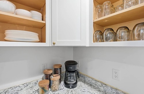 Spartanburg House | Cozy Cottage Downtown Spartanburg - Sleeps 7