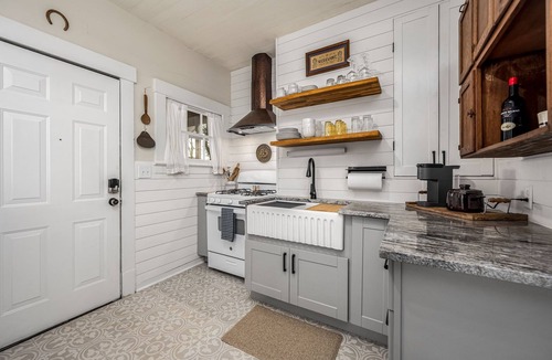 Murfreesboro House | Cozy Cottage newly renovated near DWNTN & MTSU