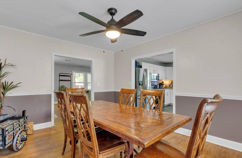 Damascus Cottage | Cozy cottage on Creeper Trail -Fenced in backyard for dogs. Near Restaurants